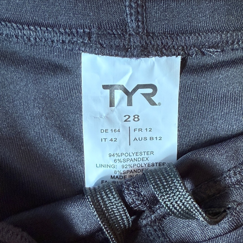 TYR Durafast Elite Solid Square Leg Swimsuit Men’s Size 28 Black - Picture 2 of 5
